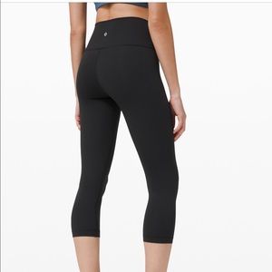 Size 2 Lululemon Wunder Under Crop